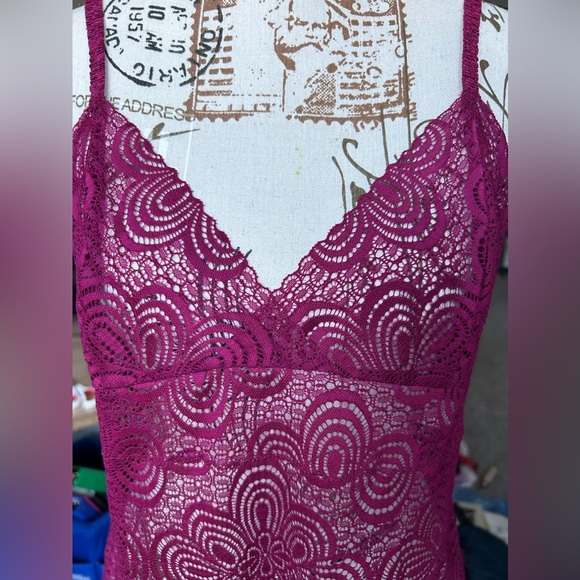 Josie Natori like new Elegant Lace Chemise in rich purple/pink size large - Picture 3 of 11